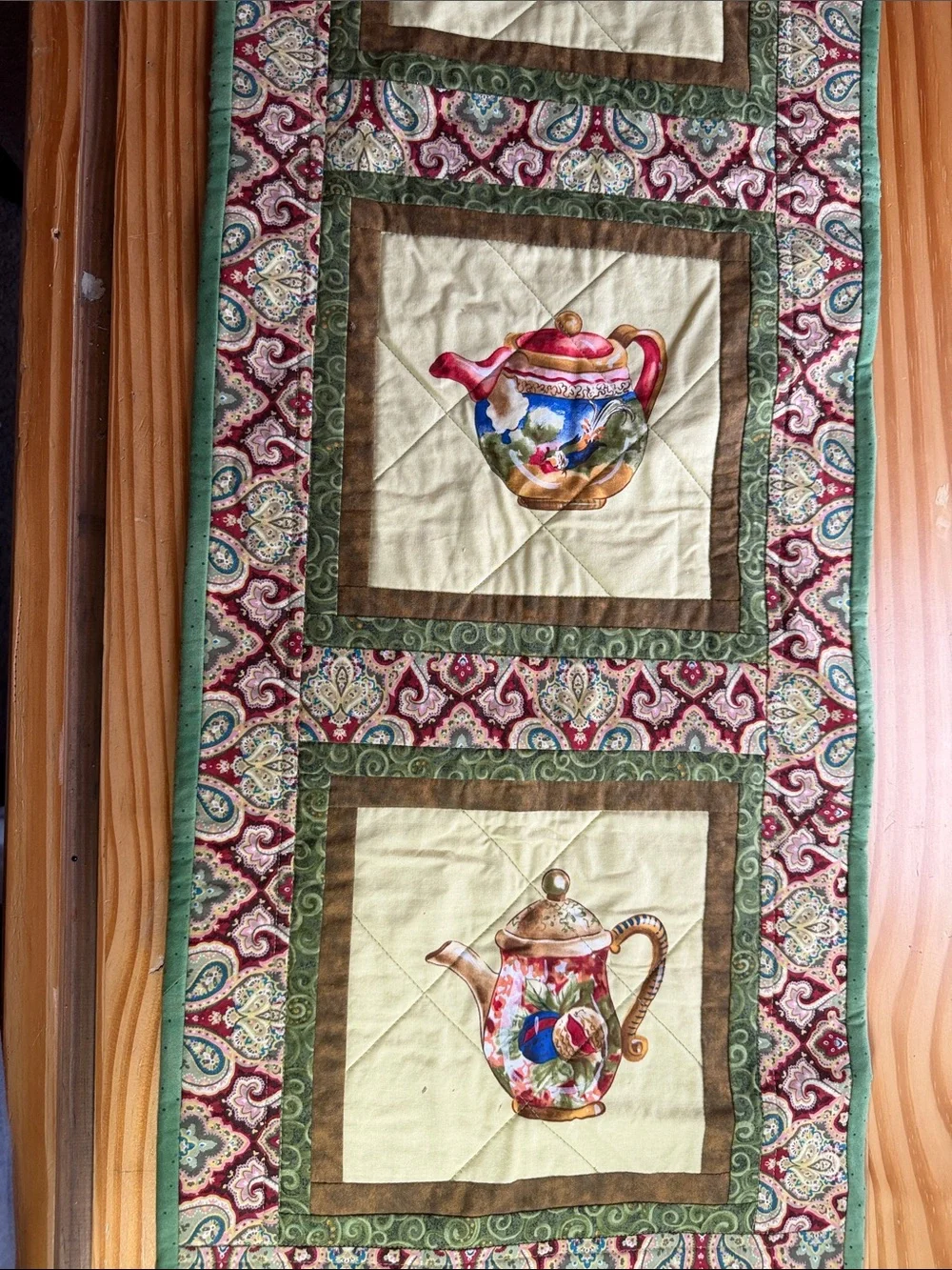 Handmade Quilted Teapot Table Runner Vintage Kitchen Cottagecore Green Red